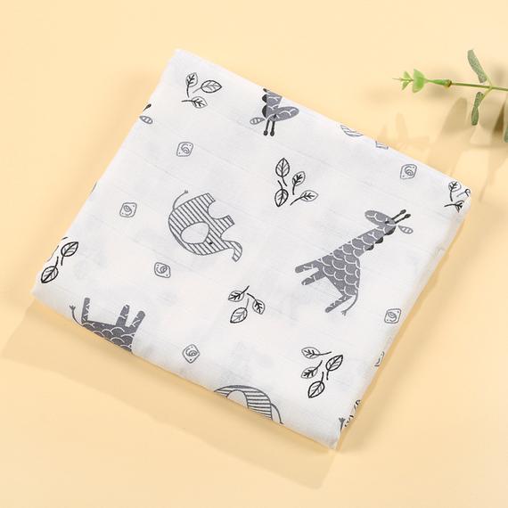 Giraffe and elephant-patterned Muslin Cloth