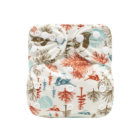 Stoffwindel mit Taschenmotiv und Waldmuster