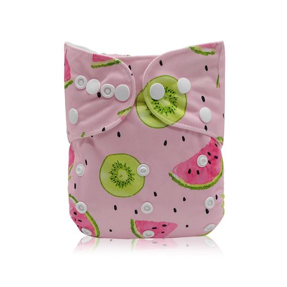 Stoffwindel mit Taschenmotiv und Obstmuster