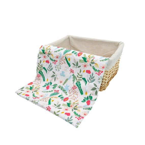 Babydecke mit Blumenmuster